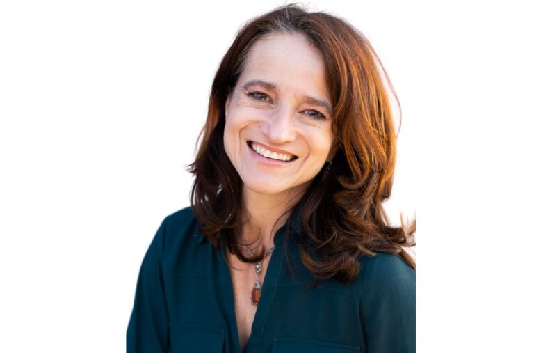 Dr Diane Schnoor